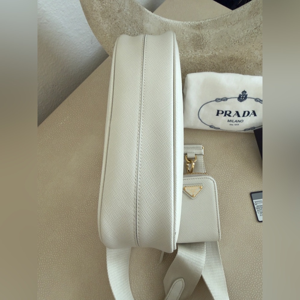 Prada Re-Edition 2005 Saffiano Leather Bag with Gold Hardware and Chain. - Picture 11 of 15